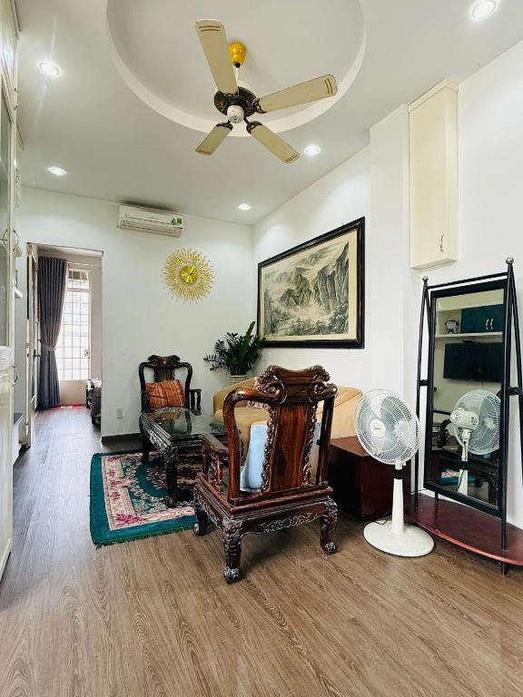 Ductaigallery's Entire Apt & Heart of Bui Vien – Ho Chi Minh City
